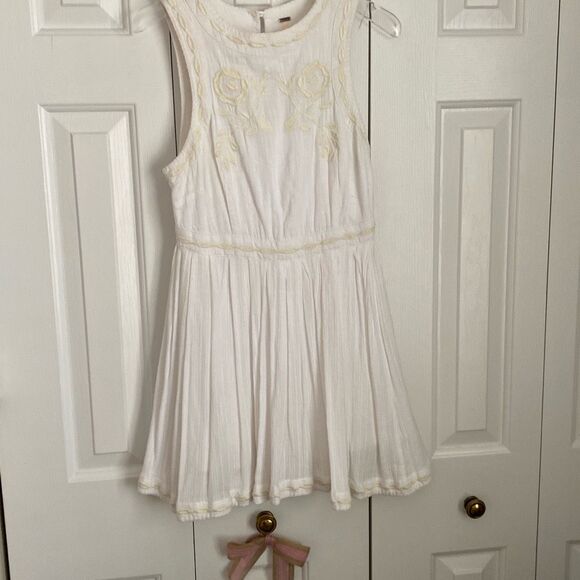 Free People White Birds of‎ A Feather Dress Embroidered Mini Size 2 - Picture 1 of 10